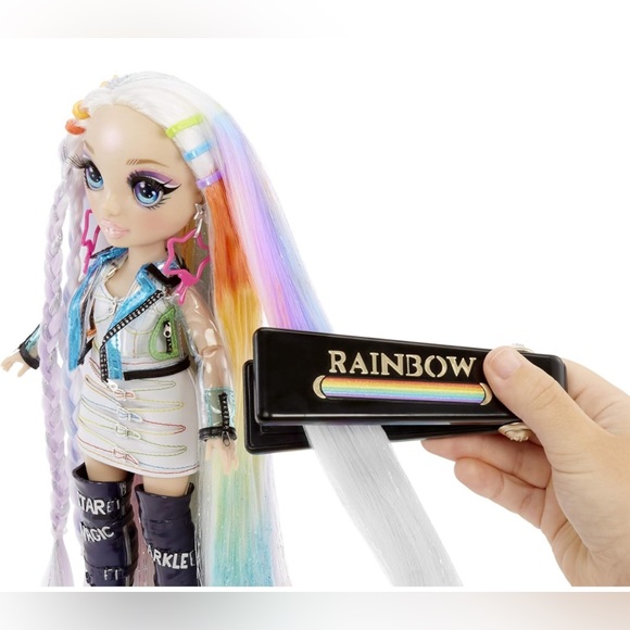 Rainbow High Hair Studio – Create Rainbow Hair with Exclusive Doll, Extra - Long - Picture 5 of 8